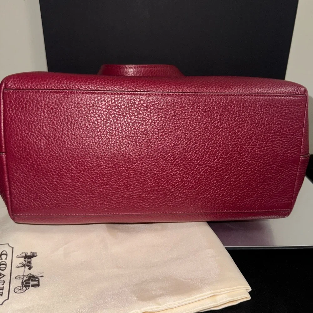 Brand New Coach Pebbled Leather Tote Bag - Deep Red - Picture 4 of 9